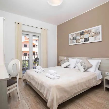 Apartment Nina 1 *