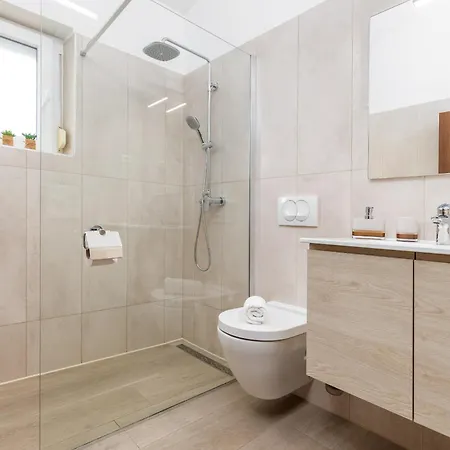Apartment Nina 1 *