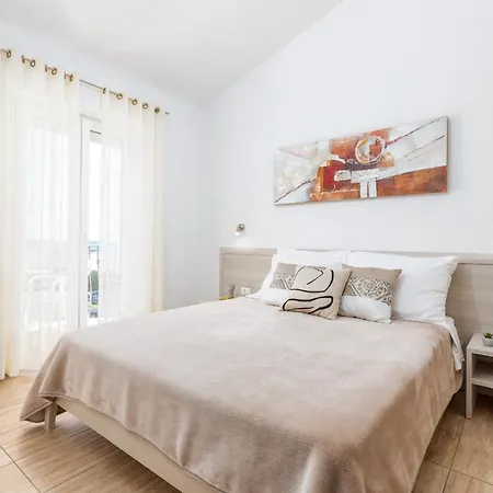 Nina 1 Apartment