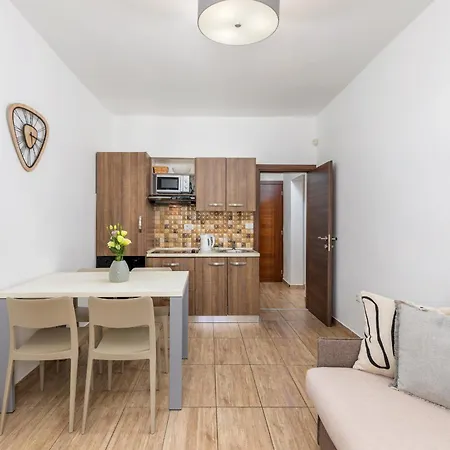 Nina 1 Apartment *