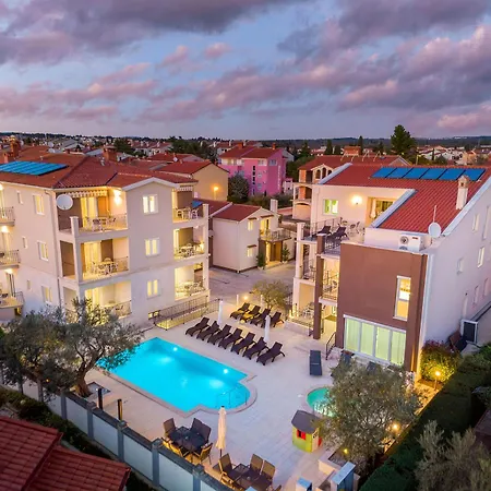Apartment Nina 1 *
