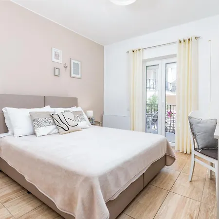 Nina 1 Apartment